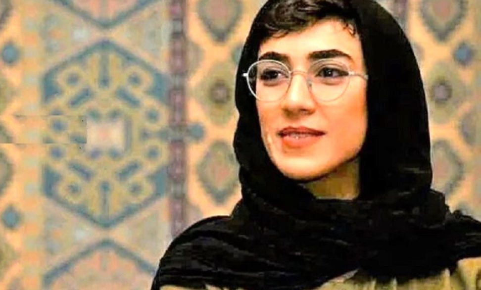بیوگرافی صبا ایزدپناه بازیگر نقش کژال در سریال نون خ + عکس های دیده نشده خانم بازیگر - تصویر شاخص