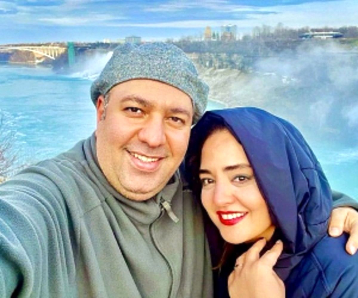 تهران گردی نرگس محمدی به همراه علی اوجی و خواهرش - تصویر شاخص