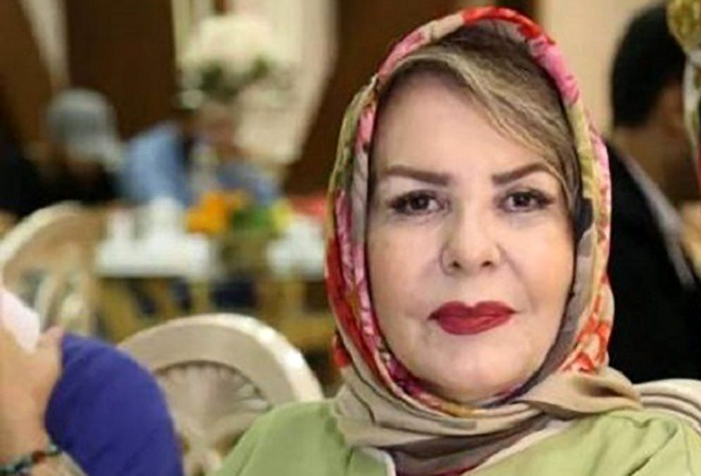 نگاهی به چیدمان تلفیقی خانه پوراندخت مهیمن بازیگر آذری کشورمان/ مبلمان سلطنتی شیک یک سمت و کاناپه های راحتی در سمت دیگر + عکس های شاهانه - تصویر شاخص