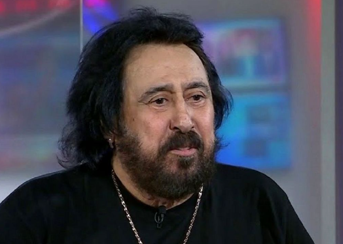 سفر در زمان؛ «شهرام شب پره و گروه اش در حال اجرا در تهران»؛ سال ۵۵ - تصویر شاخص