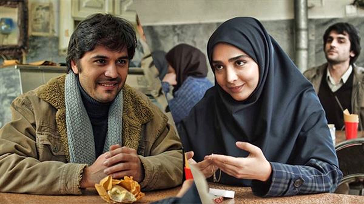 عکس جذاب المیرا دهقانی کنار دریا؛ بازیگر نقش یاسمن در سریال لحظه گرگ‌ومیش - تصویر شاخص