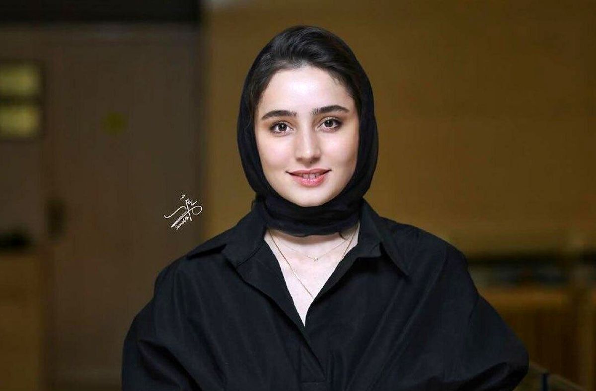 استایل سها نیاستی بازیگر «زن و بچه» در پاریس و مقابل برج ایفل - تصویر شاخص