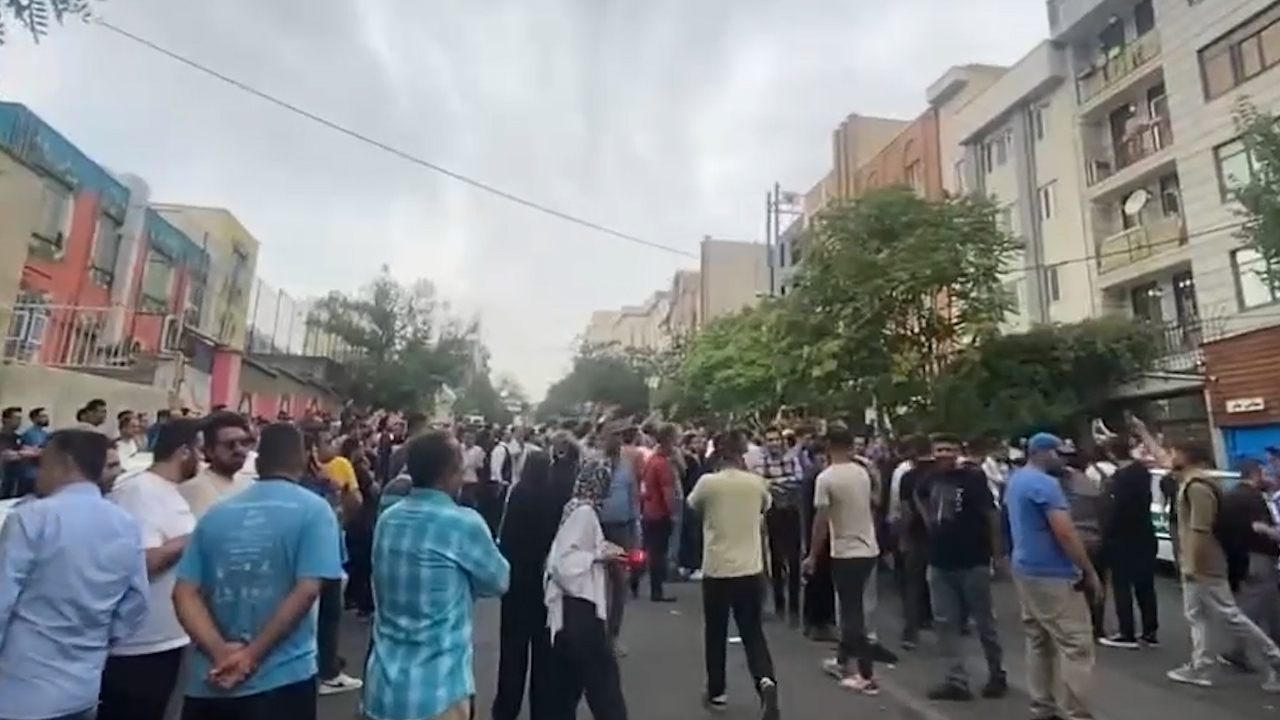 عصبانیت و اعتراض هواران استقلال نسبت به وضعیت این روزهای این تیم - تصویر شاخص