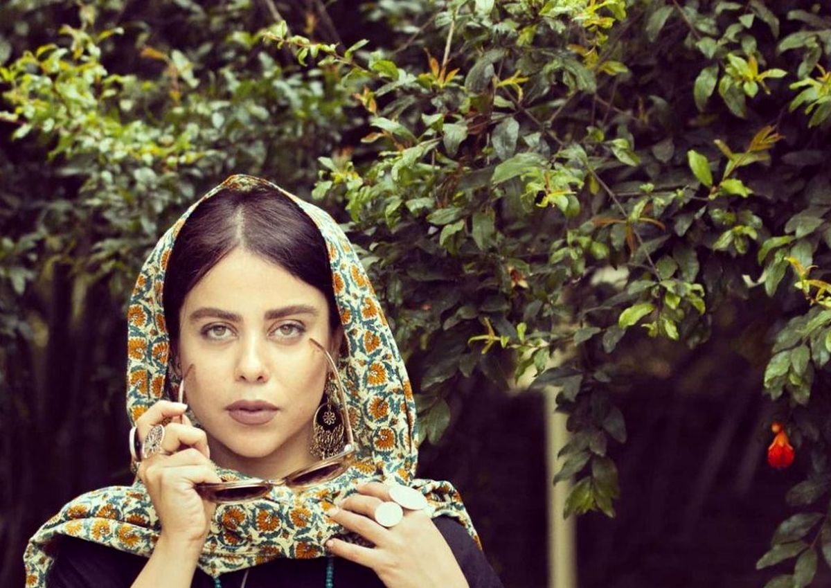 موتورسواری الهام اخوان در خیابان های تهران+ عکس - تصویر شاخص