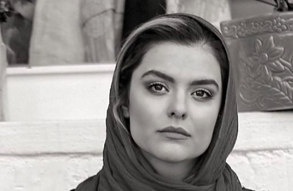 عکس  دکوراسیون تینیجری اتاق دنیا مدنی با تزیینات زیبا و خاص ! / خصوصی های خانم بازیگر در خارج ! - تصویر شاخص