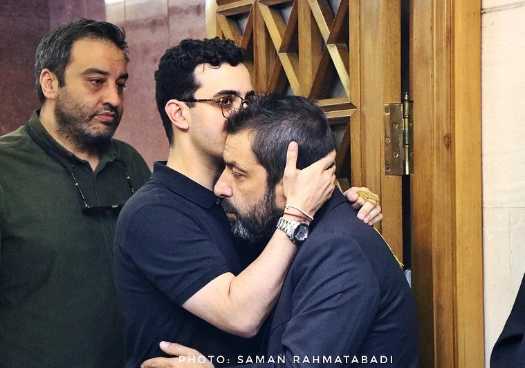 حضور پررنگ هنرمندان در مراسم ختم پدر عباس جمشیدی‌فر - تصویر شاخص