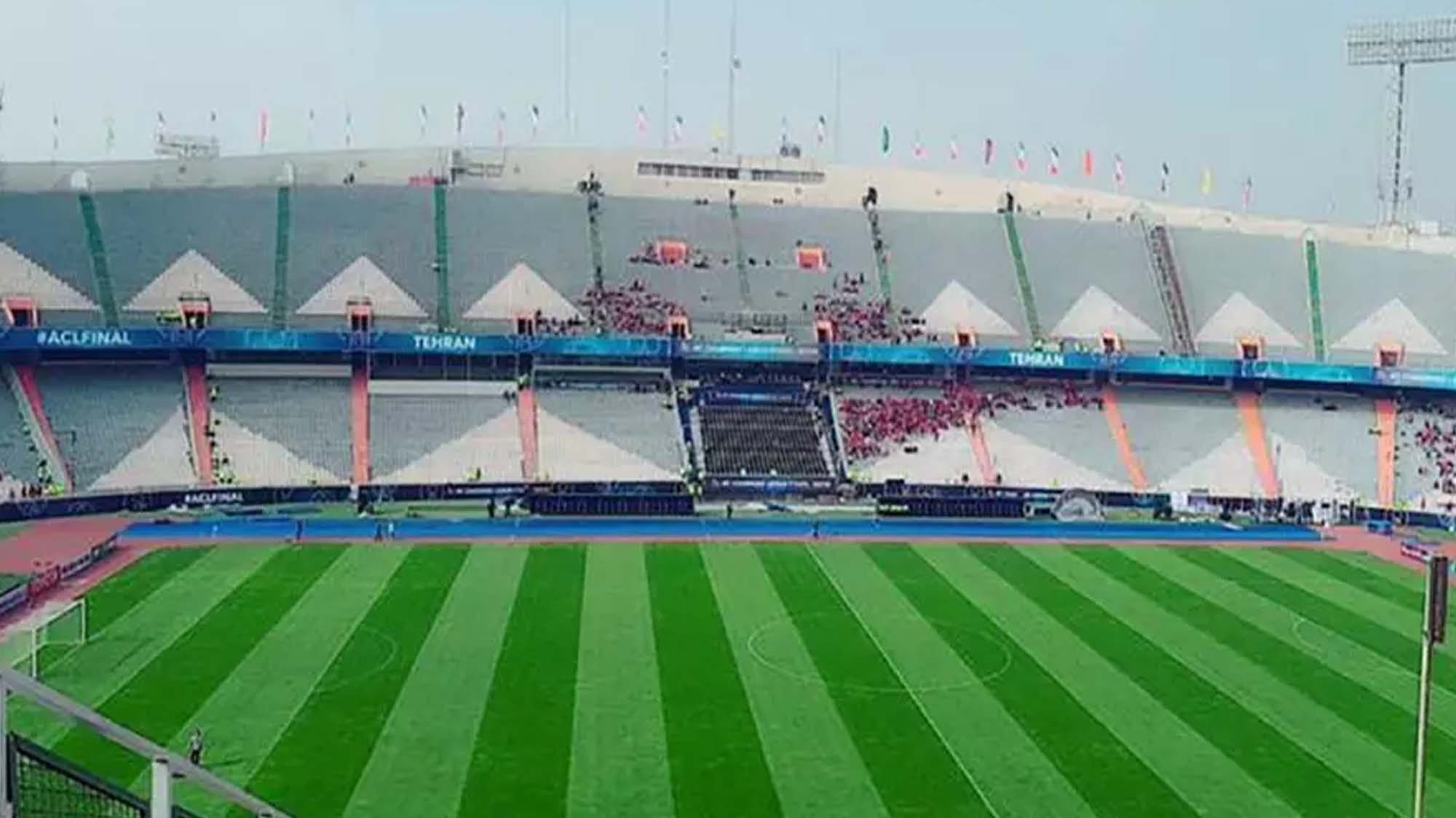 پرسپولیس میزبانی