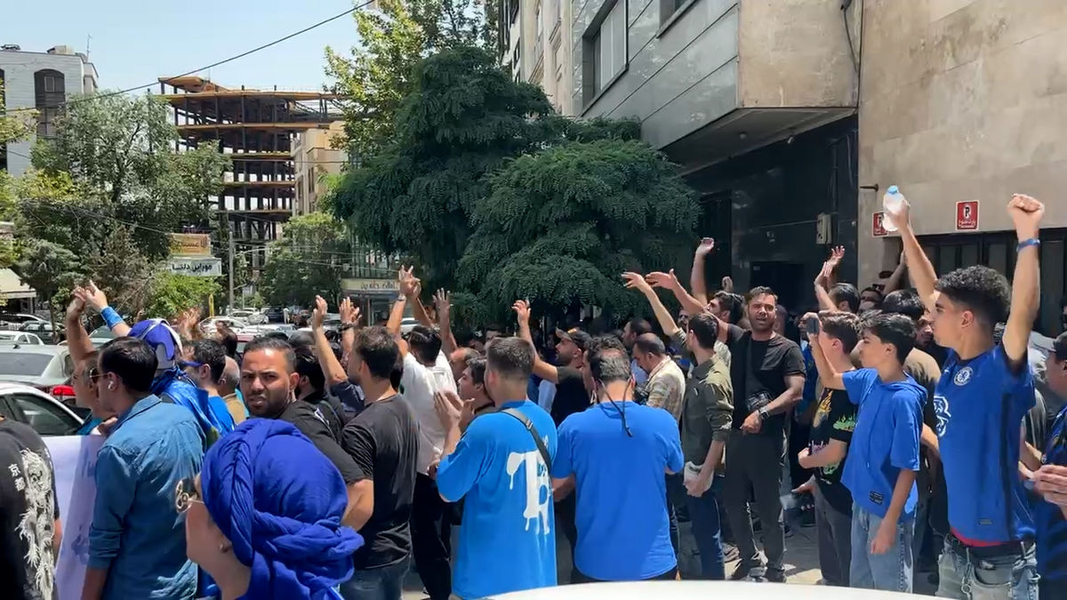 محمود بابایی هدف اصلی شعارهای تند هواداران استقلال - تصویر شاخص