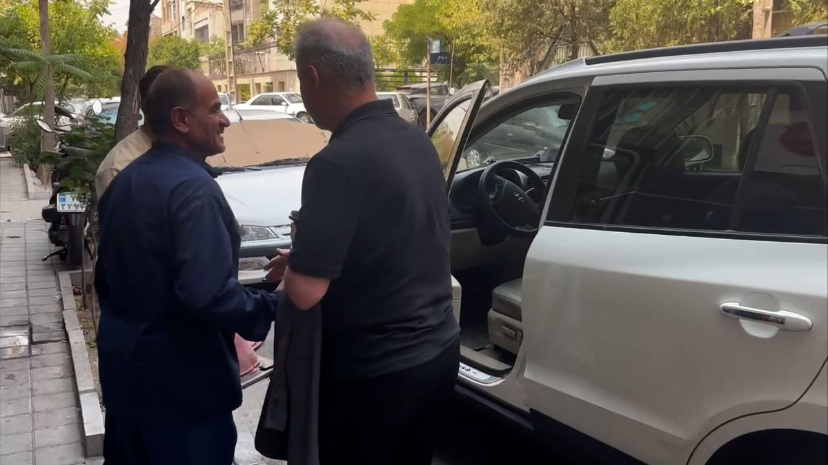 جلسه مهم و خروج رضا درویش از دفتر باشگاه پرسپولیس - تصویر شاخص