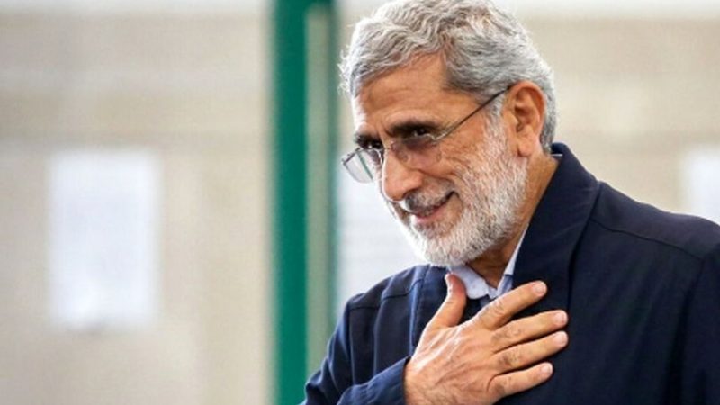 عکس؛ سفر به تاریخ؛ «سردار اسماعیل قاآنی» با چشم مجروح روی قایق در جبهه؛ دهۀ 60