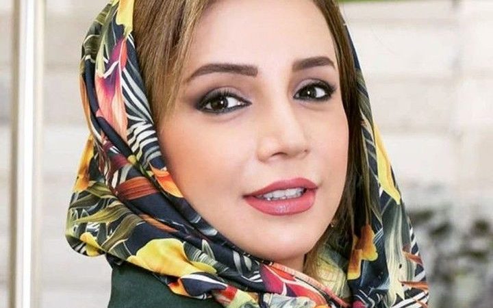تصاویر| پوشش سنتی و زیبای شبنم قلی خانی در جزیره هرمز شما را حیران می کند/ خوشگذارنی خانم بازیگر با دوستانش