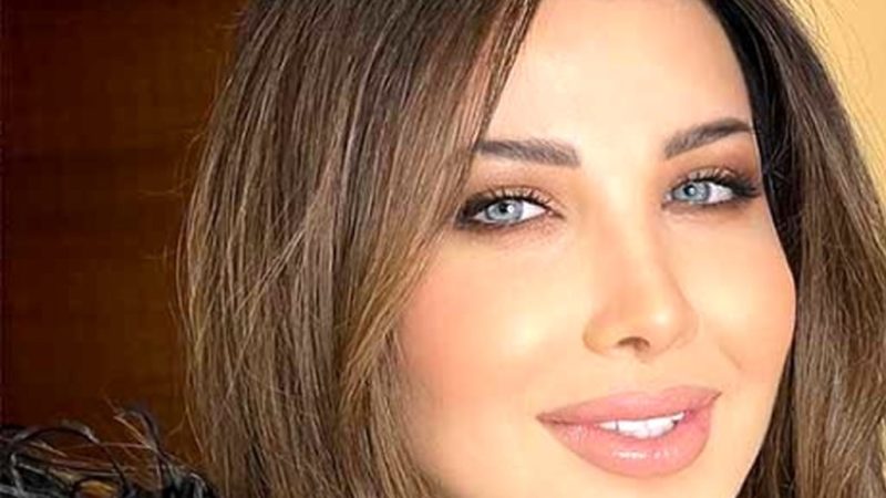 تصاویر بدون آرایش و ساده نانسی عجرم در حاشیه سفرش به عربستان سوژه شد