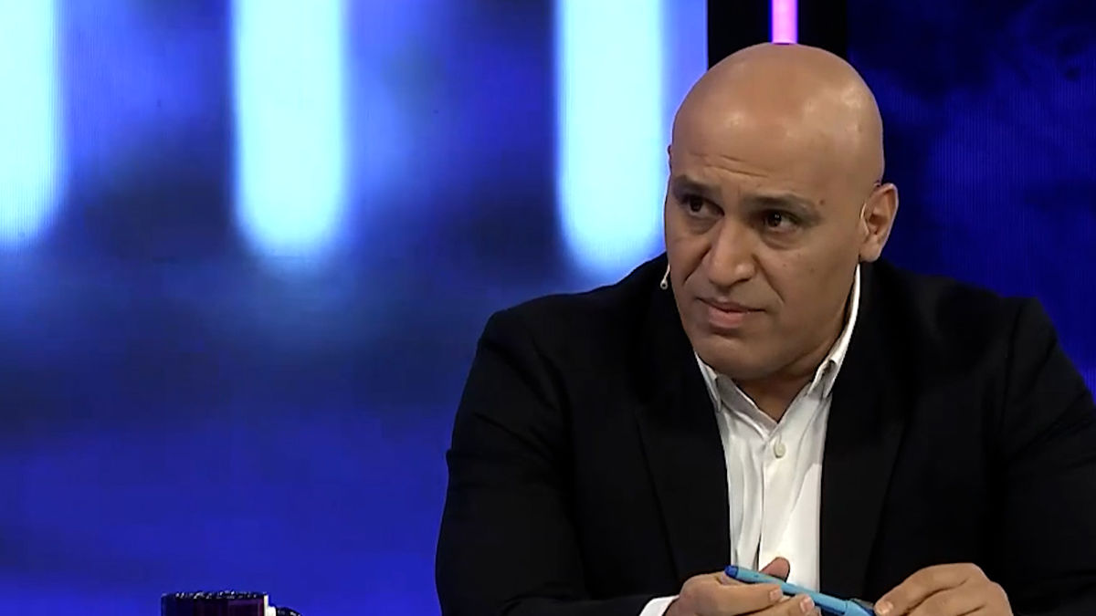 افشاگری علیرضا منصوریان درباره نقش ایجنت‌ها در خالی کردن بازیکنان از تیم‌ها - تصویر شاخص