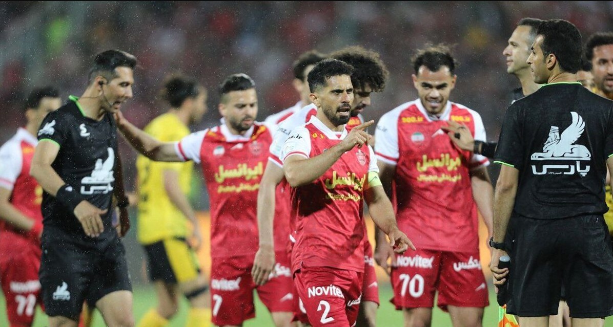 درباره قاضی بازی بزرگ هفته: پیام حیدری دوباره سپاهان و پرسپولیس - تصویر شاخص
