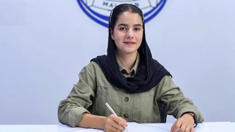 عکس؛ تصویری از تانیا و تینا جهانشاهی دو دختر باوقار فوتبال ایران
