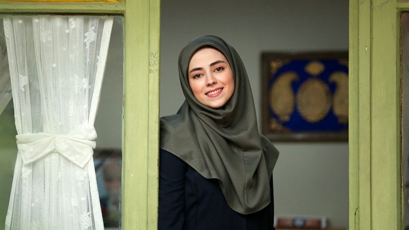 عکس/ استایل متفاوت نیلوفر رجاییفر در مسجد نصیرالملک شیراز