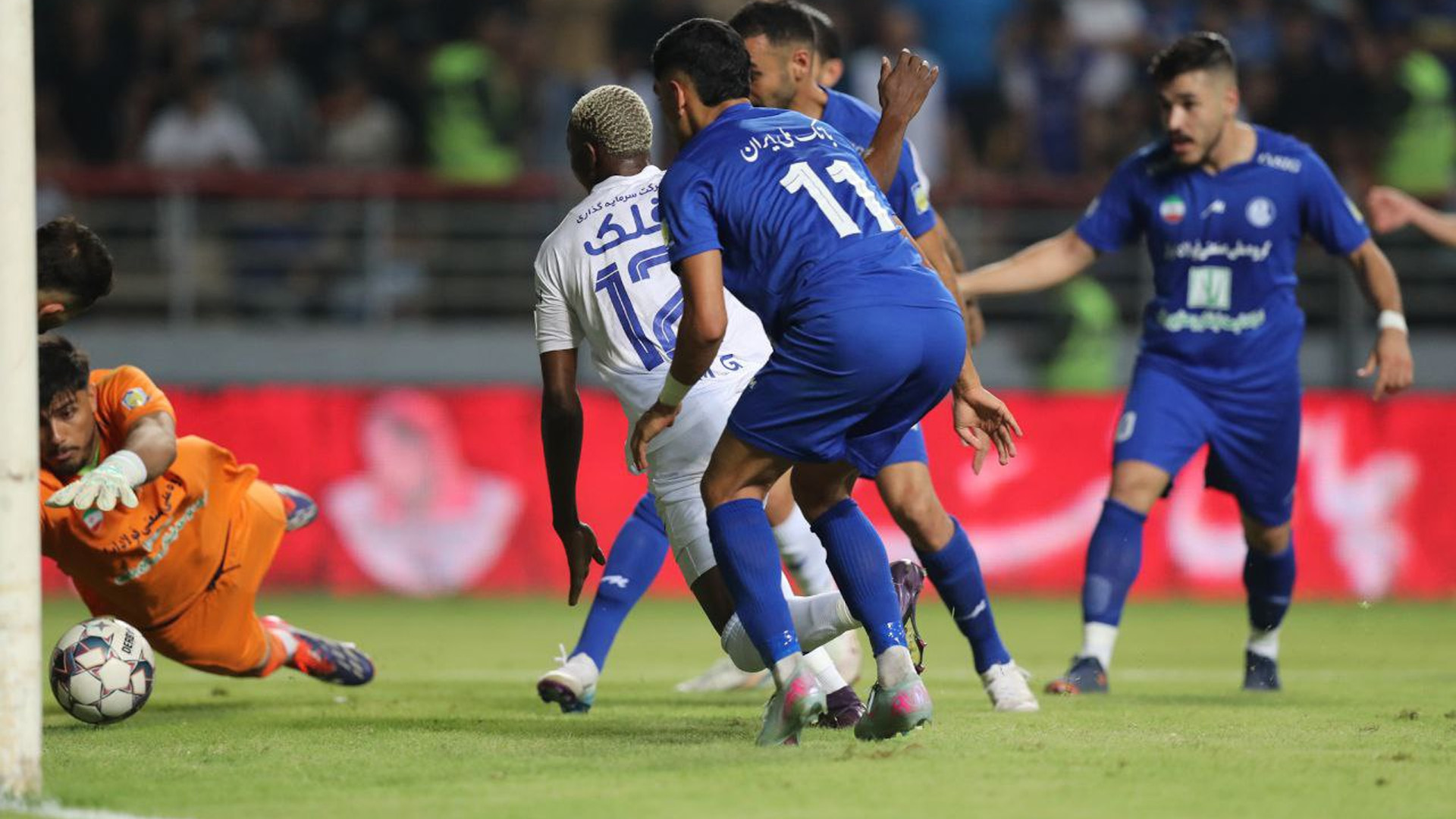 استقلال و پرسپولیس در گل زنی ناکام ماندند - تصویر شاخص