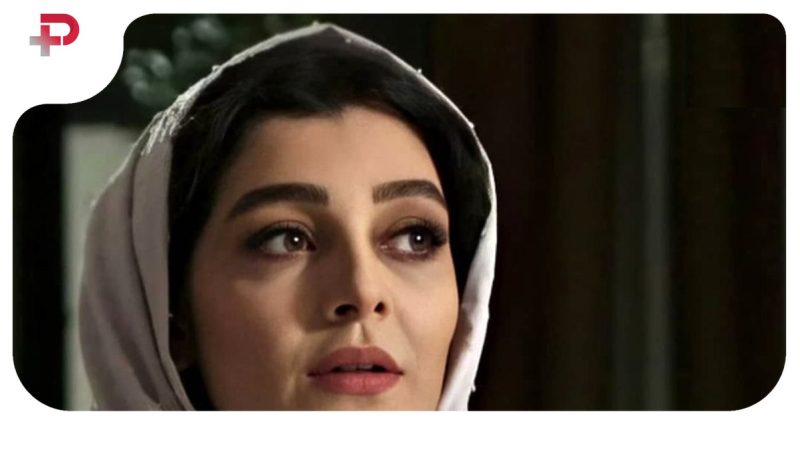 عکس/ ژست هنری جذاب ساره بیات در یک ساختمان با معماری مدرن و روز