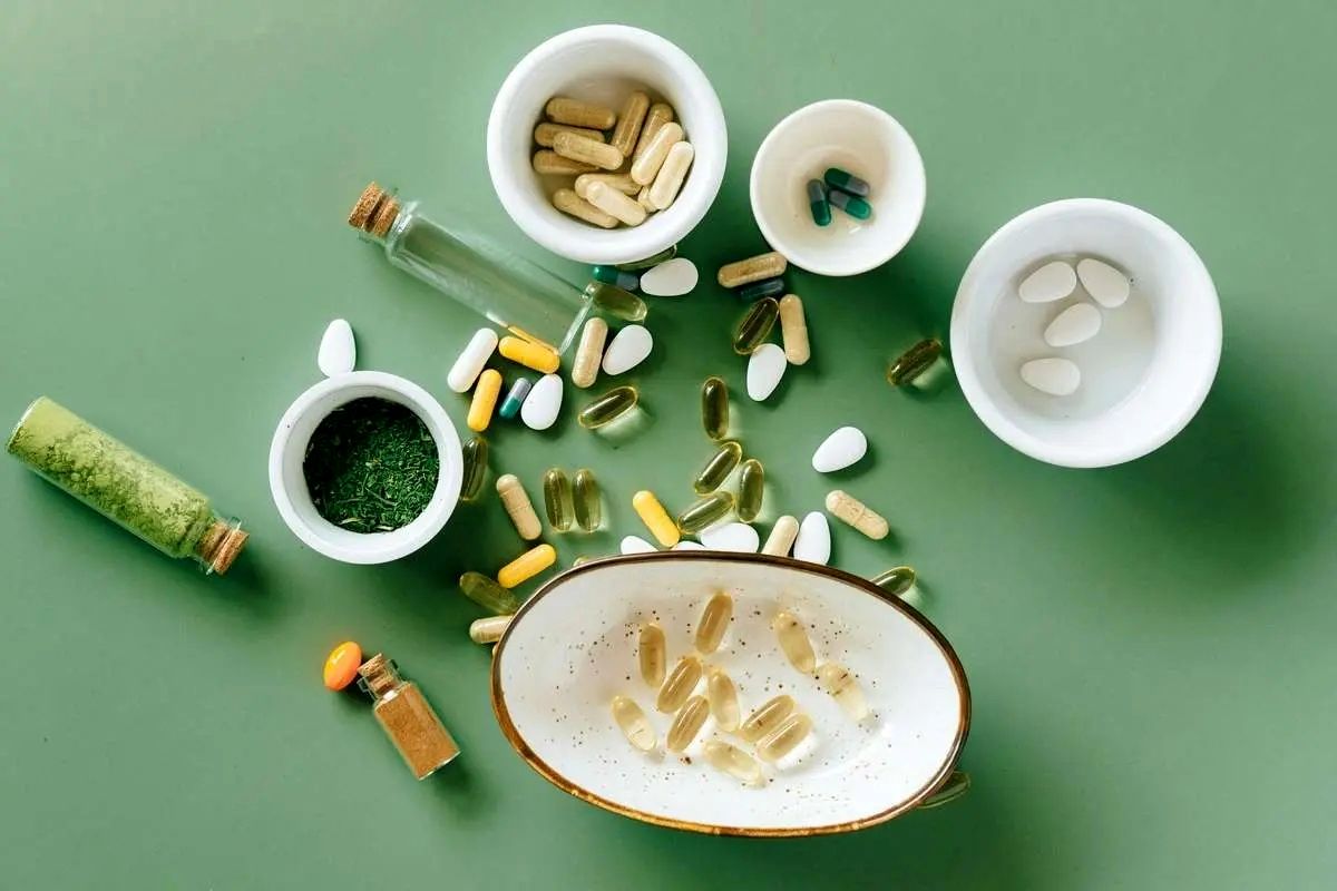 این مکمل ها را به هیچ وجه نباید با چای سبز خورد - تصویر شاخص