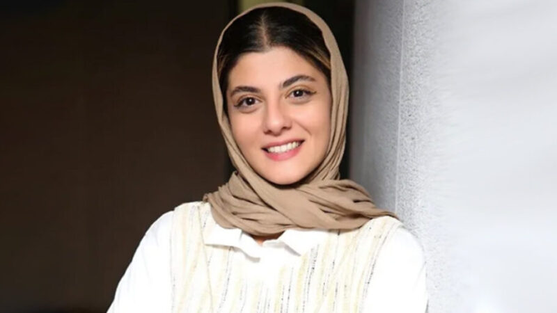 عکس| درخشش مهسا طهماسبی با کتوشلوار مشکی و اکسسوریهای فانتزی ؛ خانم بازیگر واقعا با کلاس است