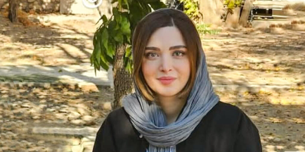 عکس| آرایش ترسناک بهنوش طباطبایی در نمایش جدیدش ؛ خانم بازیگر با این چهره خبرساز شد! - تصویر شاخص