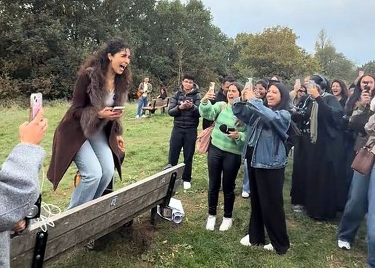 یک راهکار عجیب برای سلامتی؛ دسته جمعی جیغ بزنید - تصویر شاخص
