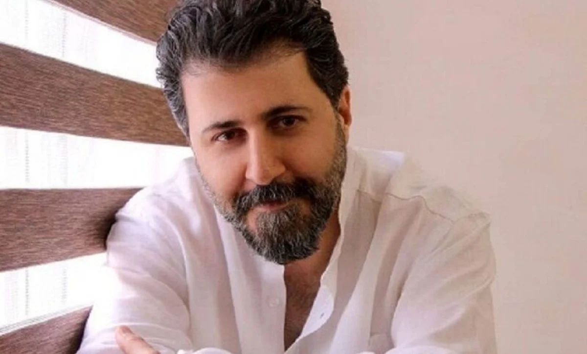 قاب احساسی هومن حاجی عبداللهی در کنار پسرش/ فکرش را می کردی پسر به این بزرگی داشته باشد؟ - تصویر شاخص