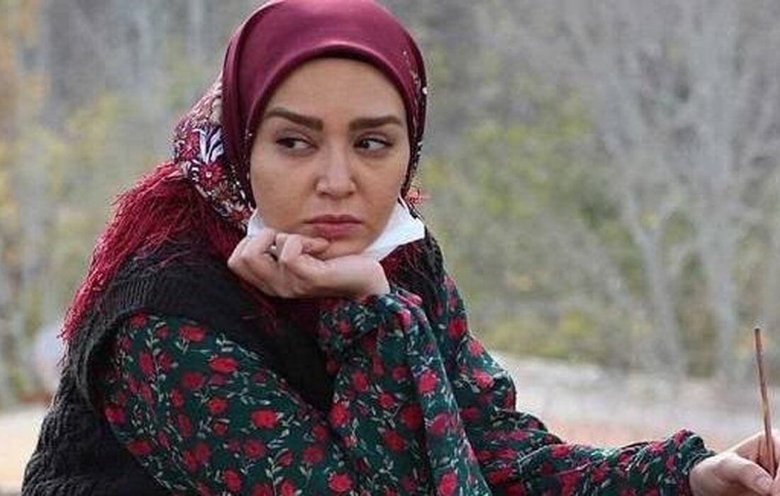 عکس| استایل عجیب بازیگر زن سریال نون خ ؛ ندا قاسمی با شلوار راه راه سوژه شد! - تصویر شاخص