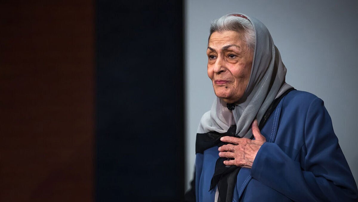 عکسی زیرخاکی از ژاله علو در دوران جوانی؛ خانم بازیگر در دهه ۳۰ - تصویر شاخص
