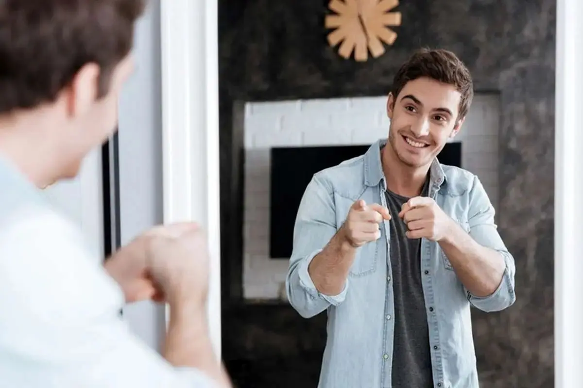 آیا صحبت کردن با خود طبیعی است؟ - تصویر شاخص