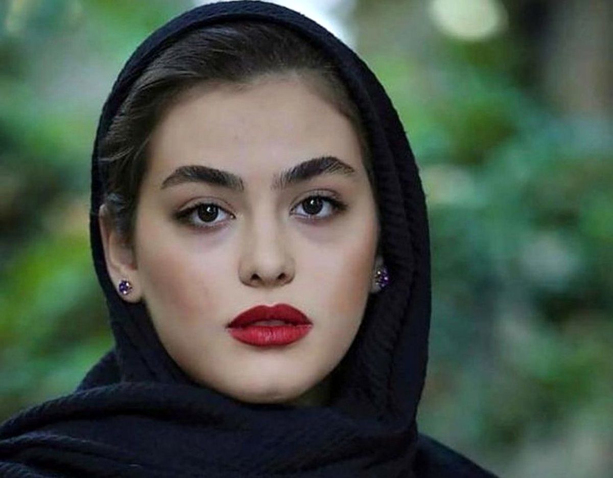 تصاویر عروسی ریحانه پارسا؛ خانم بازیگر چقدر محجبه بود - تصویر شاخص