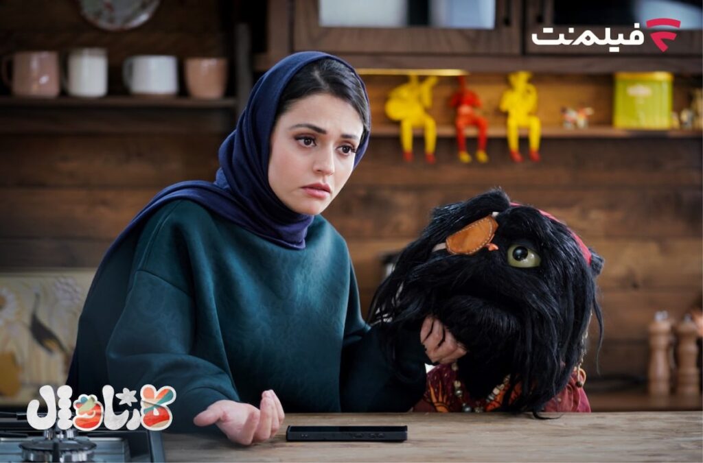 مهمان ناخوانده رامبد جوان؛ سوگل خلیق از راه رسید - تصویر شاخص