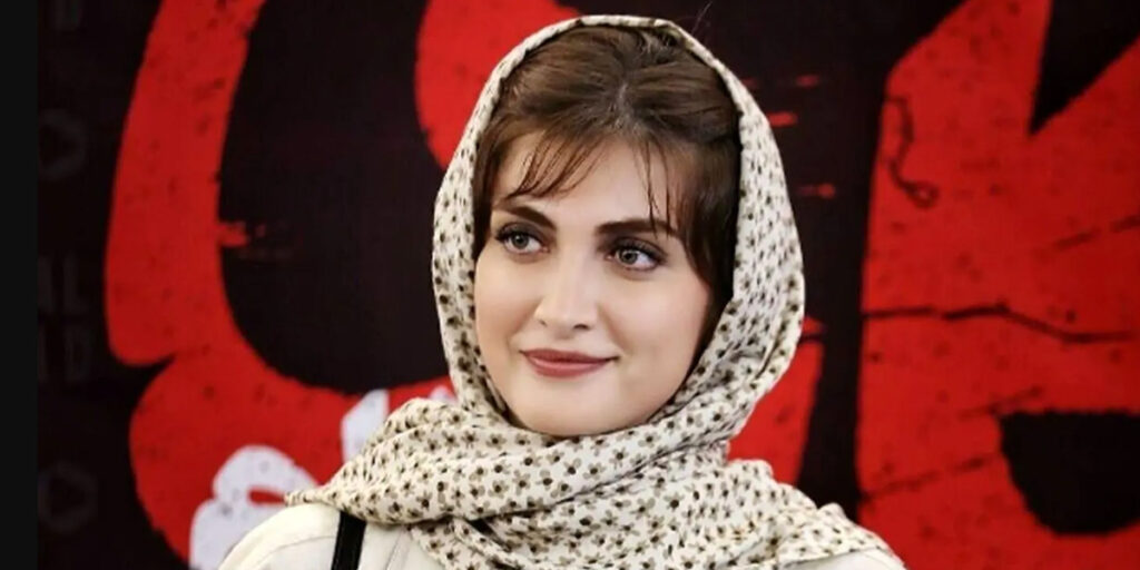 عکس| استایل الناز ملک غوغا به پا کرد/ بازیگر سریال «زخم کاری» با کلاه ترندی‌اش جلب توجه کرد! - تصویر شاخص