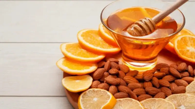 چگونه عسل طبیعی را از تقلبی تشخیص دهیم؟