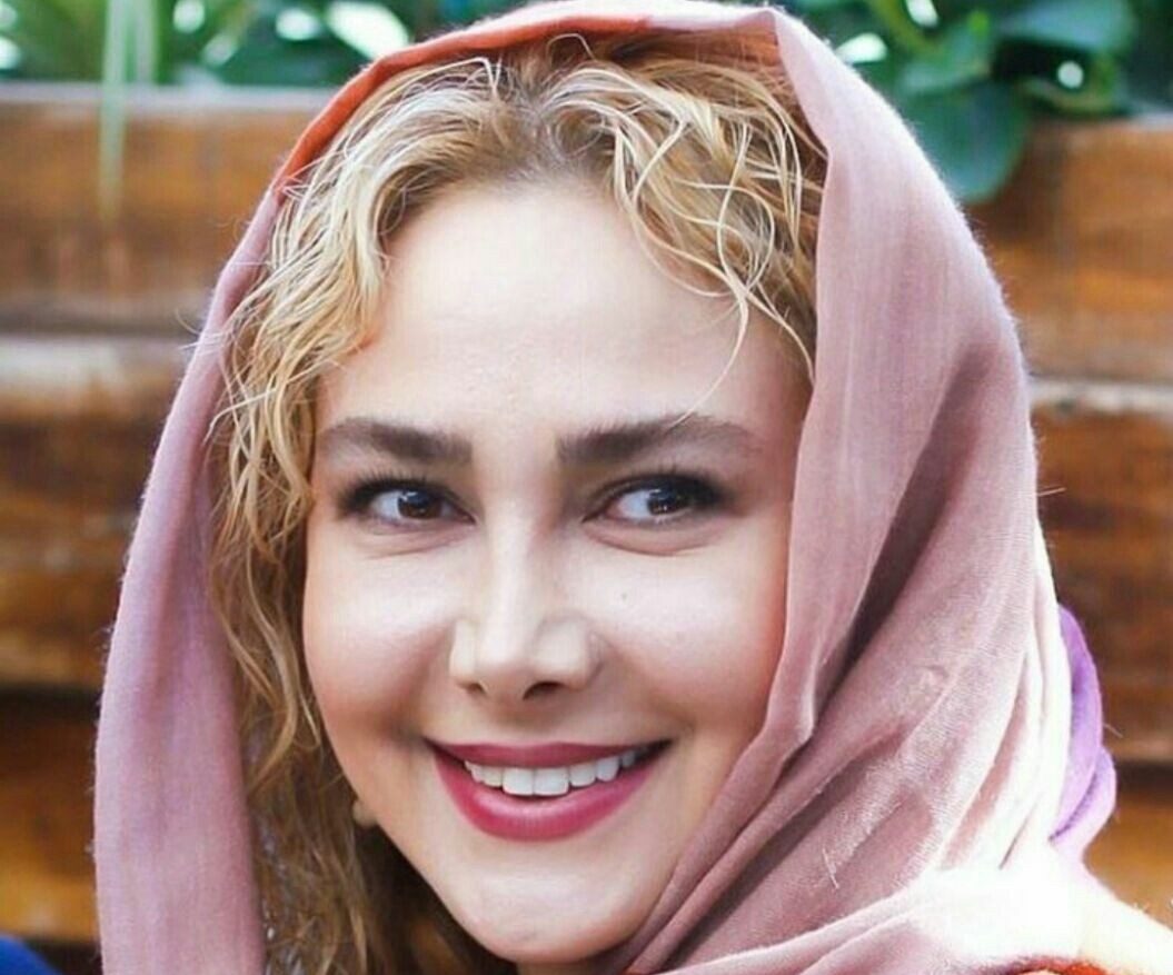 عکس| استایل آنا نعمتی( همسر سابق ابوالفضل پورعرب ) در کوچه پس کوچه های اروپا/ خانم بازیگر می درخشد - تصویر شاخص