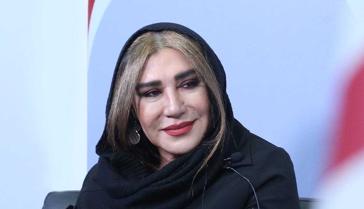 قاب عاشقانه نسیم ادبی و همسرش با کشتی شخصی - تصویر شاخص