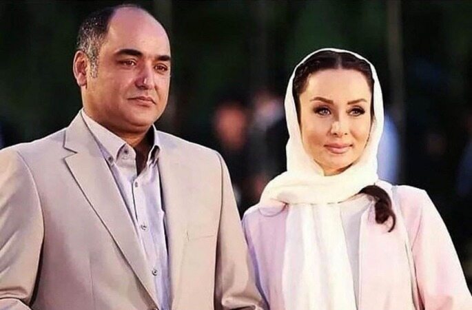 عکس| دورهمی مجردی حدیث فولادوند در یک کافه بعد از جدایی از همسرش رامبد شکرآبی