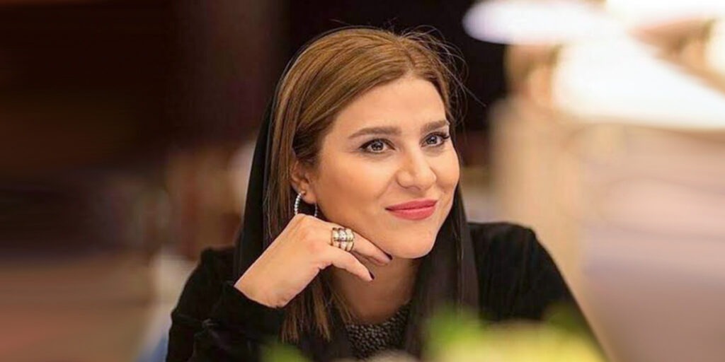 درخشش متفاوت سحر دولتشاهی روی صحنه تئاتر شهر؛ نگاهی به چند نمای خاص و خیره‌کننده از بازی او - تصویر شاخص