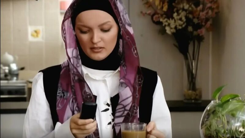 عکس| «بیتا» سریال آوای باران روز به روز زیباتر می شود/ نیلوفر پارسا در لباس چارلی چاپلین