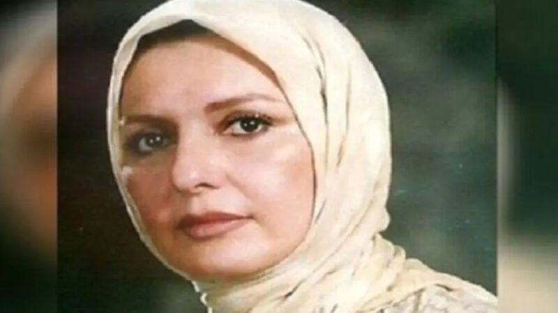 عکس| سفر در زمان؛ عکس جالب از گوگوش در ۲۶ سالگی و در سفر حج