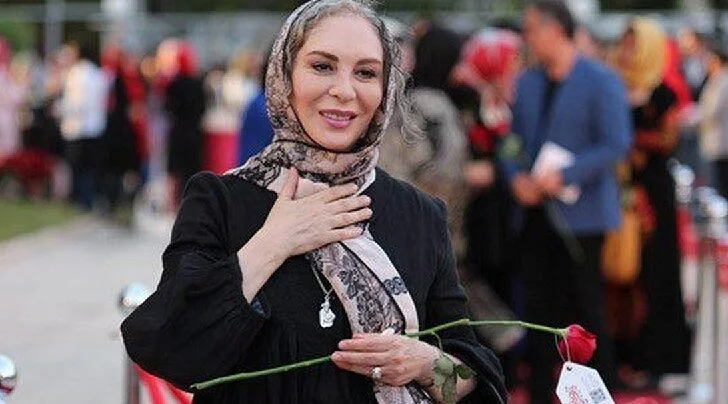 عکس| سفر زمان؛ چهرۀ «افسانه بایگان» 30 ساله در فیلم «شانس زندگی»؛ سال 70 - تصویر شاخص