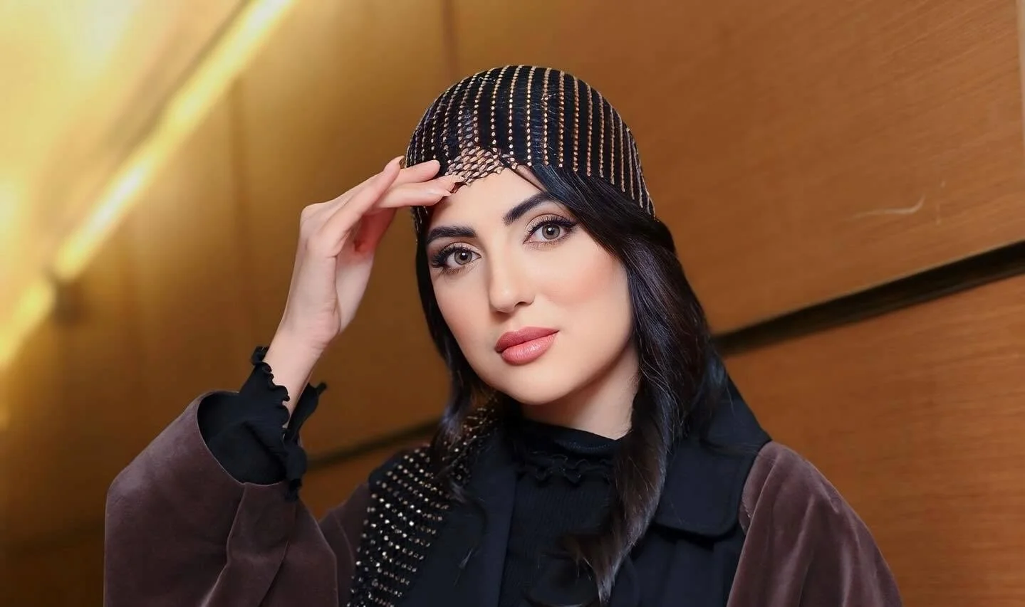 دکوراسیون میلیاردی هلیا امامی روز تولدش؛ ترکیب رنگ‌های سلطنتی و شاد چقدر زیباست! - تصویر شاخص