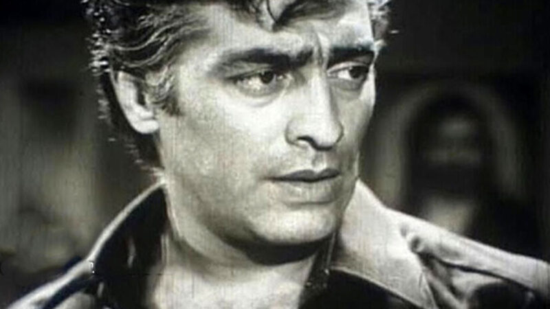 عکس| سفر در زمان ؛ محمدعلی فردین در مغازه فرش فروشیاش همراهِ پسرش و رضا صفاییپور؛ دهه ۷۰