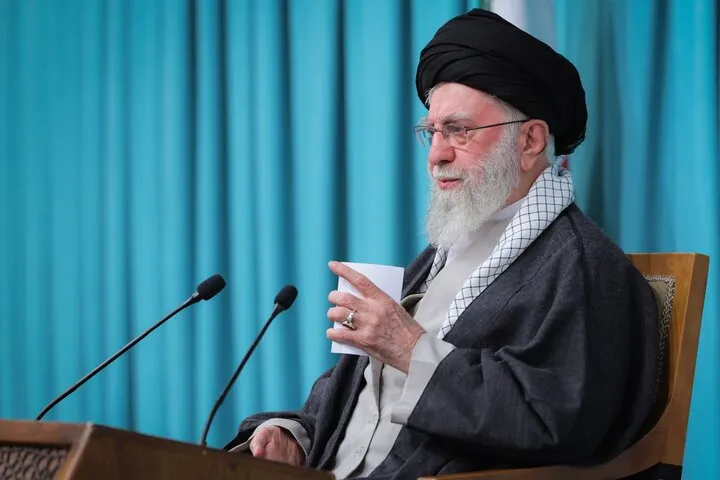 رهبر انقلاب: افزایش بی‌وقفه قیمت ارز دیگر قابل تحمل نیست؛ دو سال پیش هشدار دادم! - تصویر شاخص