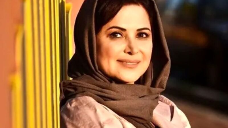 کمند امیرسلیمانی با استایل زمستانی سفید در نمایشگاه، فضای مجازی را تسخیر کرد!