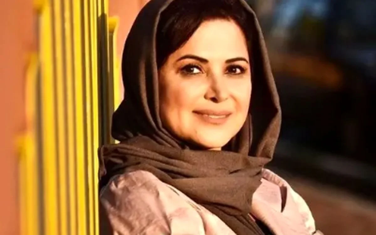 کمند امیرسلیمانی با استایل زمستانی سفید در نمایشگاه، فضای مجازی را تسخیر کرد! - تصویر شاخص