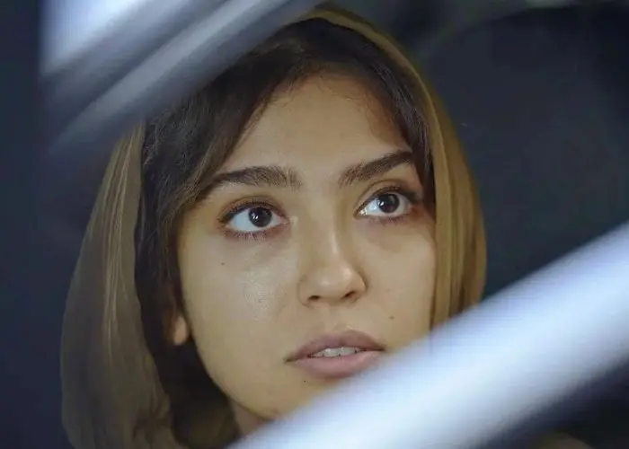 مونا کرمی