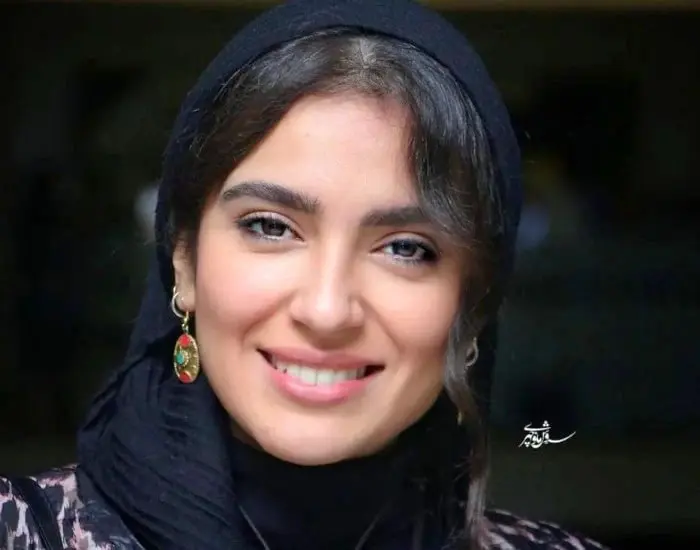 مونا کرمی