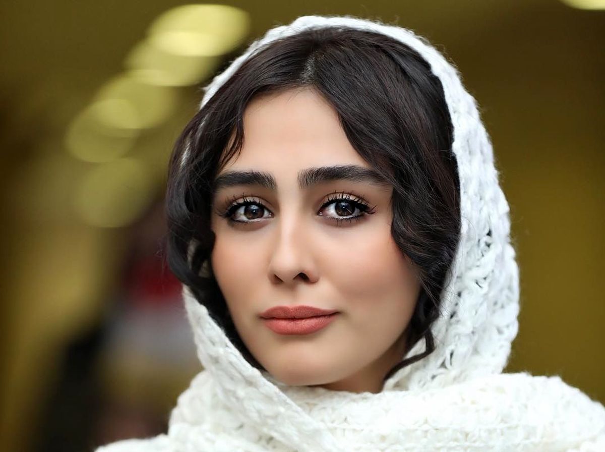 عکس| جشن تولد ستاره حسینی در کنار دریا/ خانم بازیگر تلویزیون با این استایل قابل شناسایی نیست - تصویر شاخص