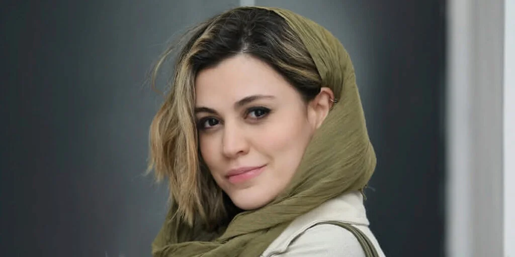 شیدا خلیق با استایلی رنگارنگ، جشن تولد مادر هنرمندش را متفاوت کرد! - تصویر شاخص